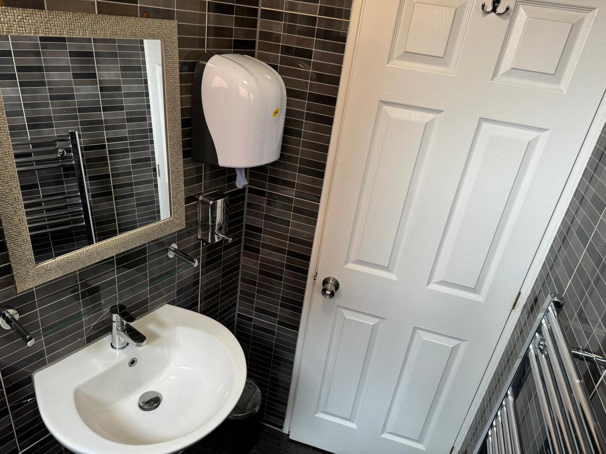 Namaste Palace 3* Norwich