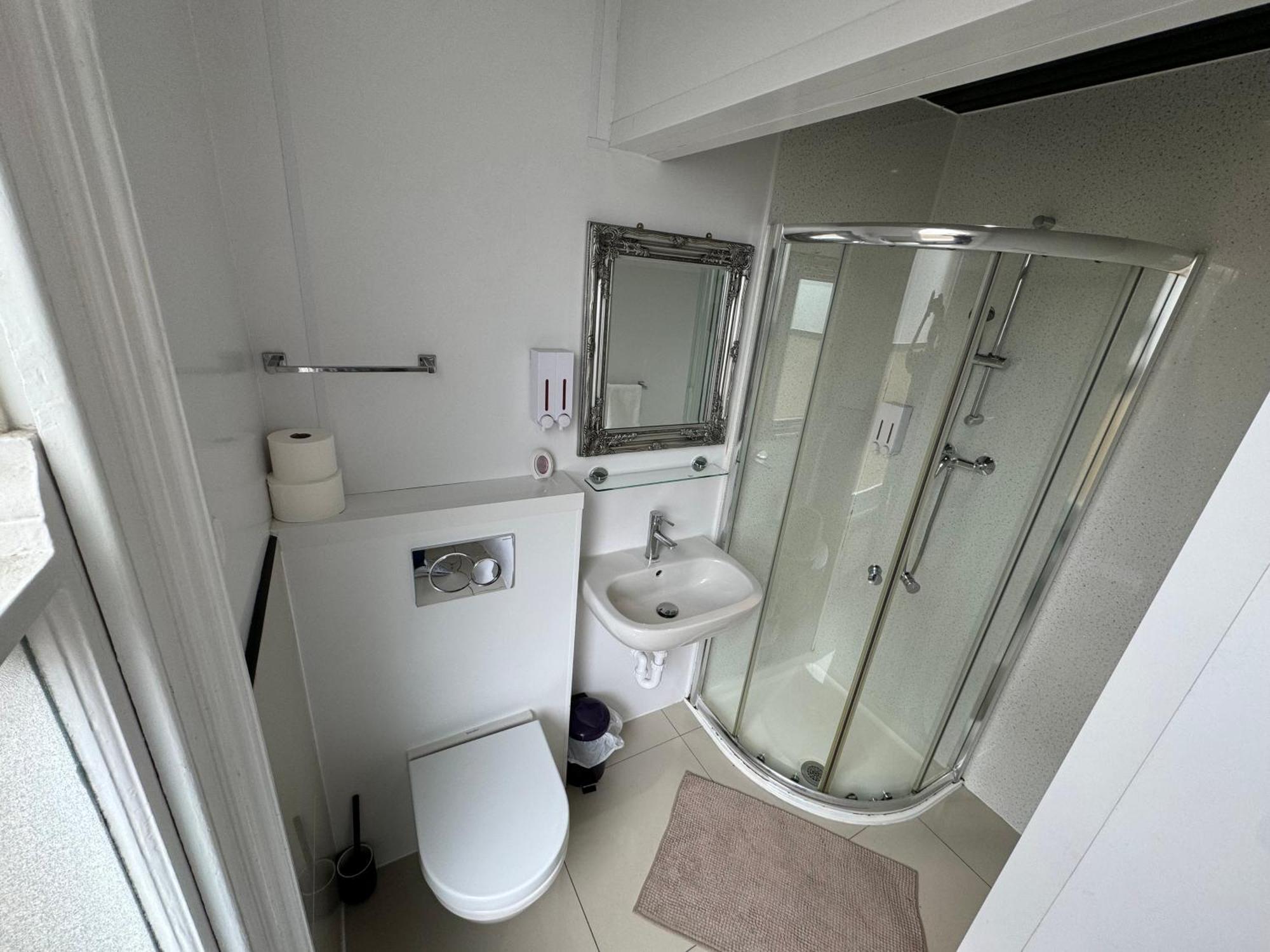 Namaste Palace 3* Norwich